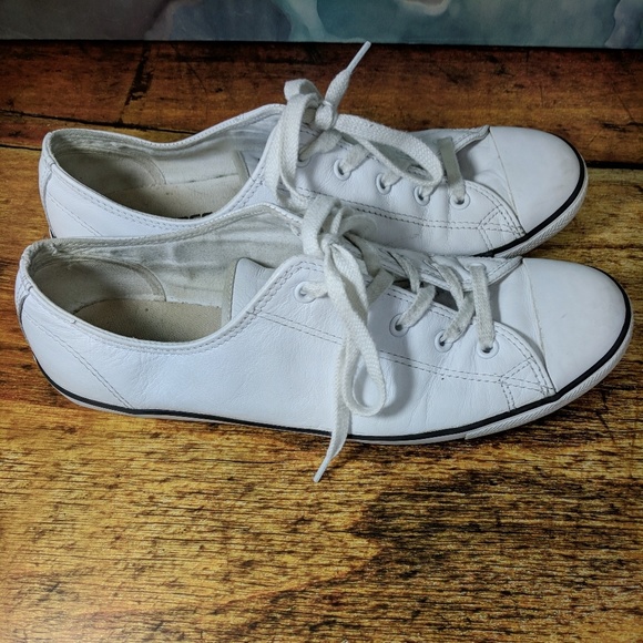 converse dainty seasonal leather sneaker